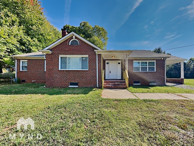 Building Photo - 4922 Statesville Rd Rental