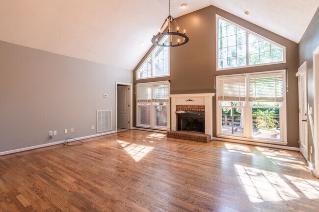 Photo - 100 Southfork Dr