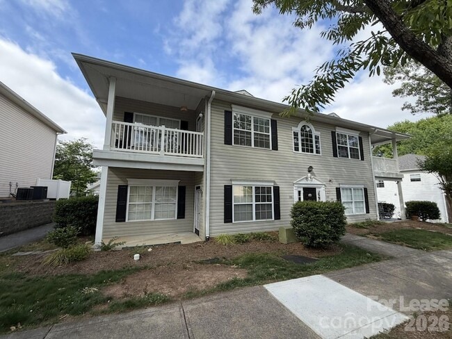 Building Photo - 21230 Hickory St Unit 9C