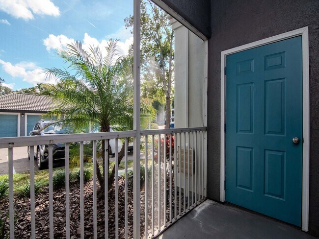 Photo - Ground Floor 2 Bedroom 1 Bathroom in Riverview, FL - Walk to Riverview Theater Unit 101