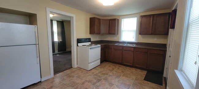 Photo - 706 E Lewis St