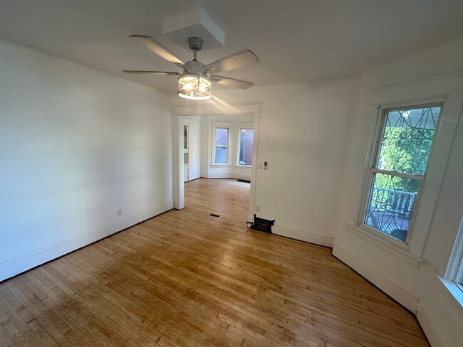 Photo - 932 S 4th St Unit Upper