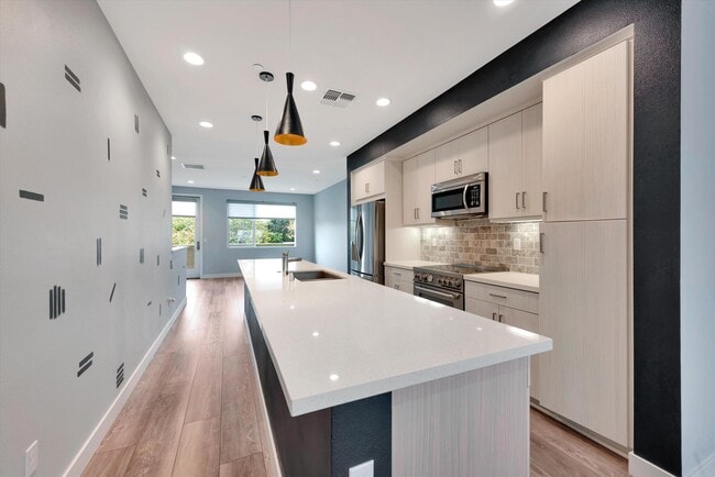 Photo - 109 Uptown Cir Townhome