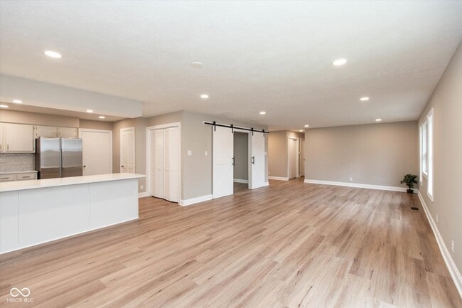 Photo - 707 Daffon Dr