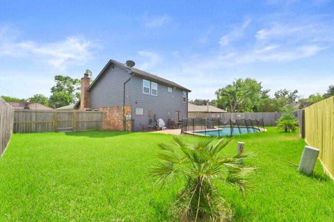 Building Photo - 707 Land Grant Dr