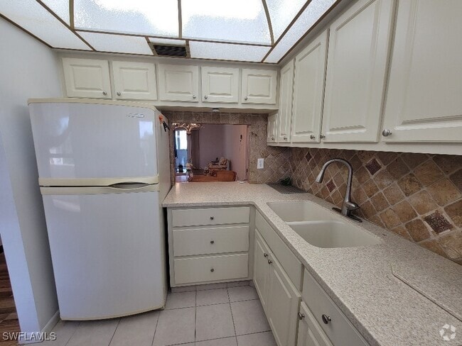 Building Photo - 331 Joel Blvd Unit 312 Rental