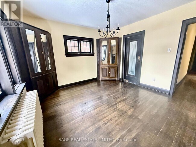 Photo - 315 Lonsdale Rd Unit 6