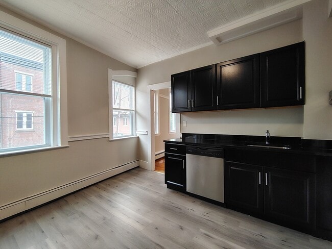Photo - 142 Gove St Unit 5