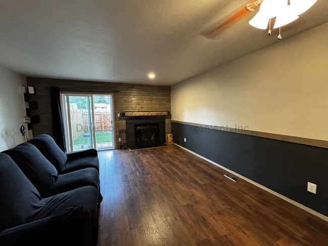 Photo - Cozy Updated 2 Bedroom Townhouse Near UCCS