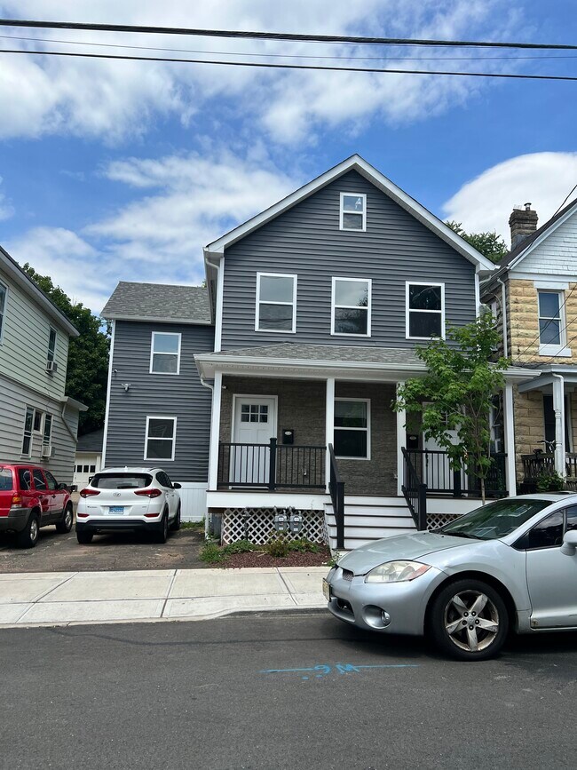 Photo - 75 Plum St Apartments
