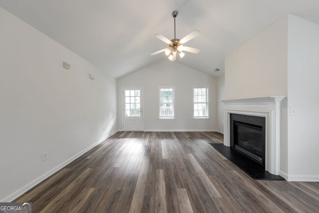 196 Highland Falls Dr