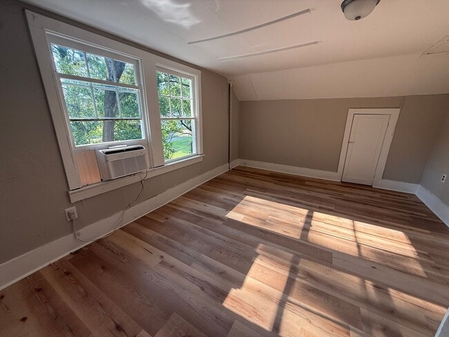 102 Parkview St W Unit B