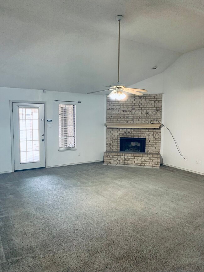 Photo - 4534 Silver Hollow Dr