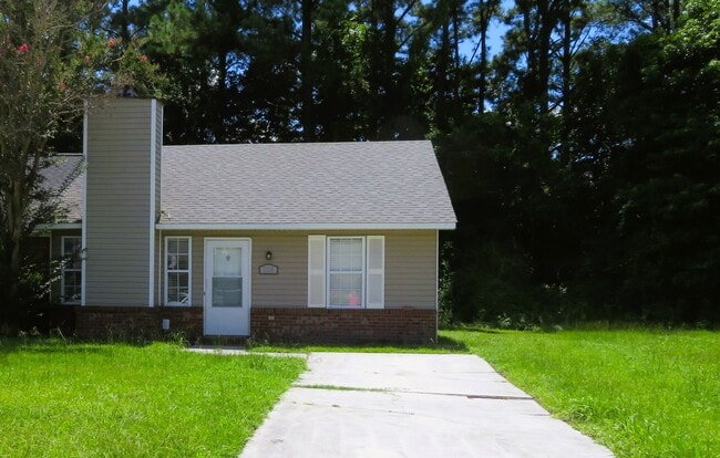 Building Photo - 2 BR 2 BA Duplex