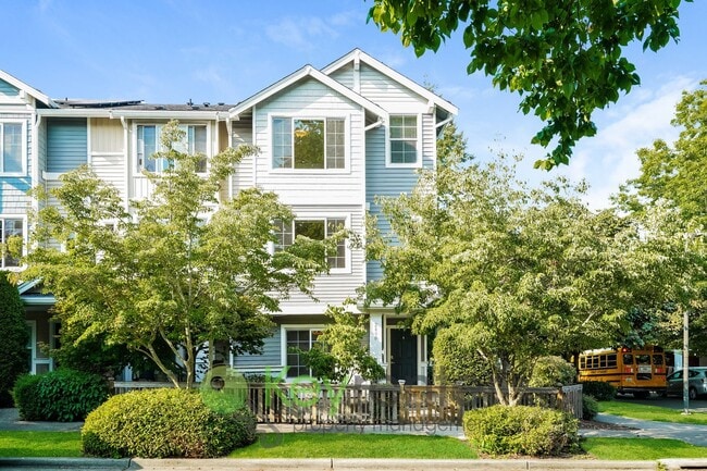 Building Photo - Luxury 3-Bedroom with Private Outdoor Retreat Rental