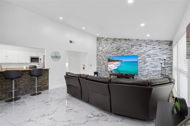 Photo - 1318 Bayport Ave