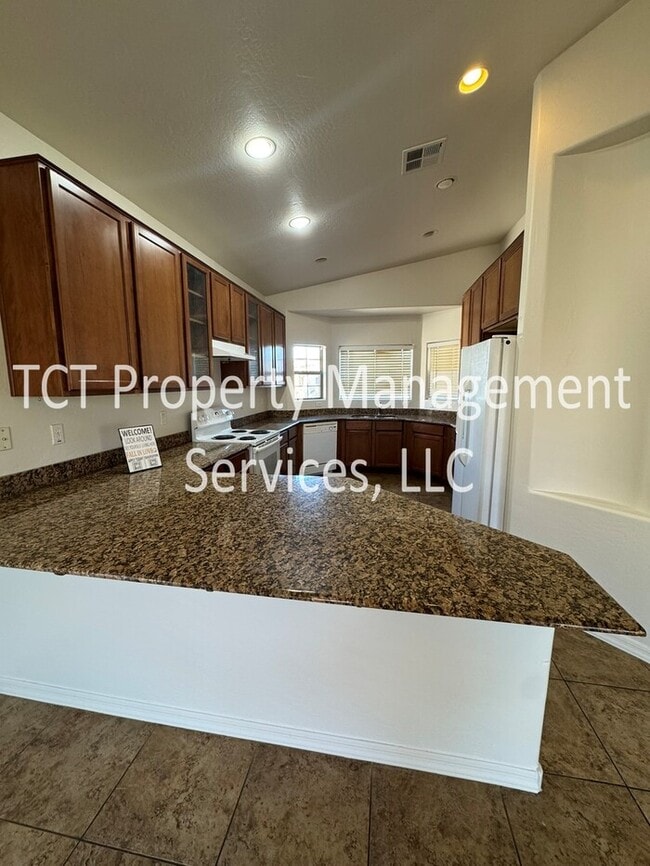 Photo - Great 4 Bedroom Home In Montecito Estates!