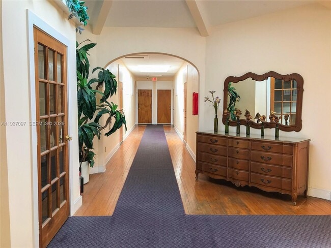 Photo - 700 W 51st St Unit 5