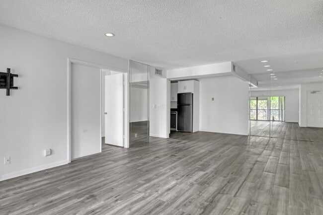 Photo - 3618 Alder Dr Unit 3618 Alder Drive H2