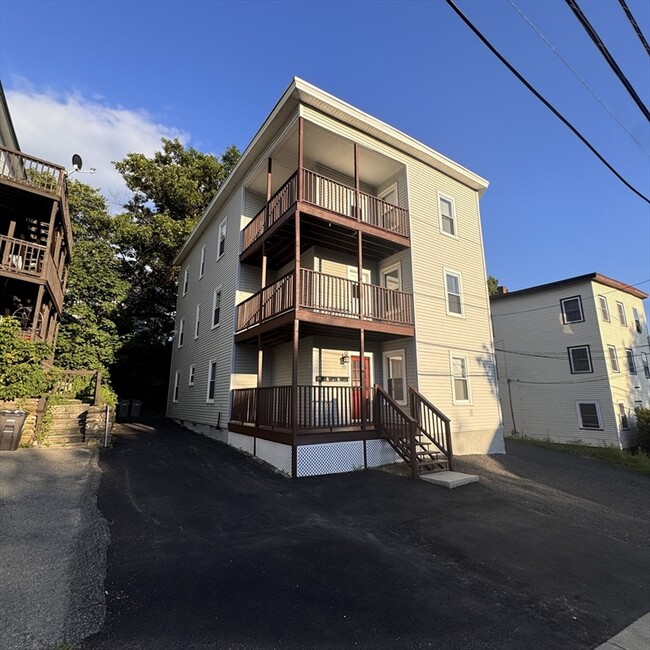 77 Oak St Unit 2