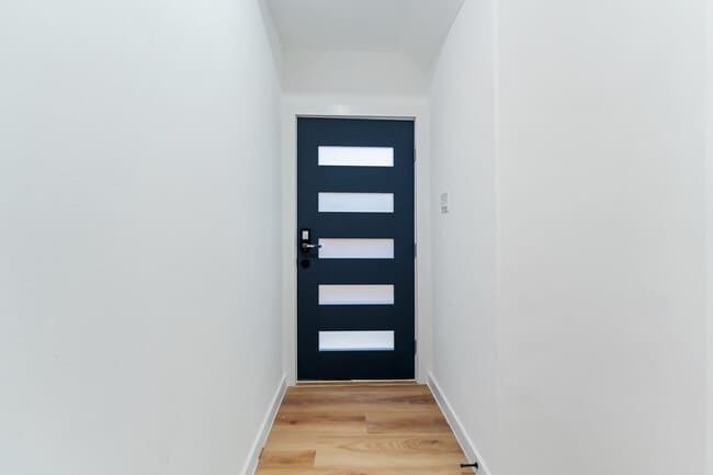 Photo - 9318 Firnat St