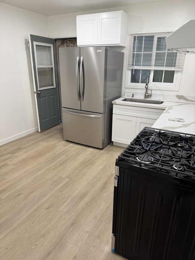 10934 Charnock Rd Unidad Charnock
