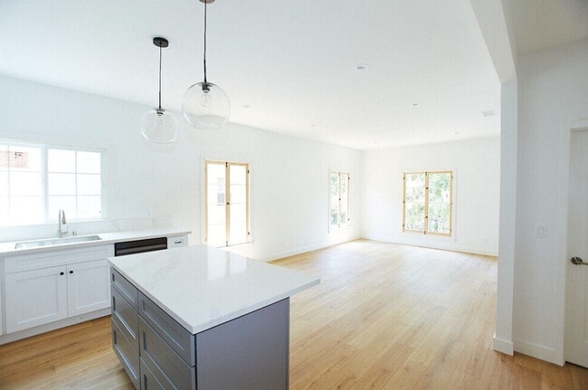 Photo - 428 N Orange Grove Ave