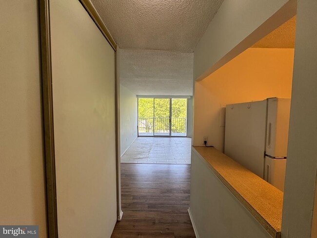 Photo - 2059 Huntington Ave Unidad 702
