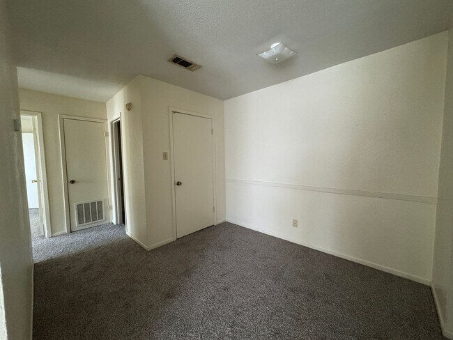 Photo - 4306 Lake Rd Unit 4