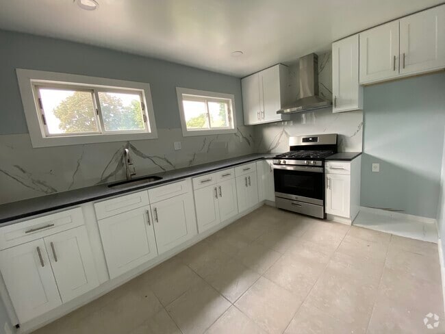 Building Photo - 359 Delaware Ave Rental