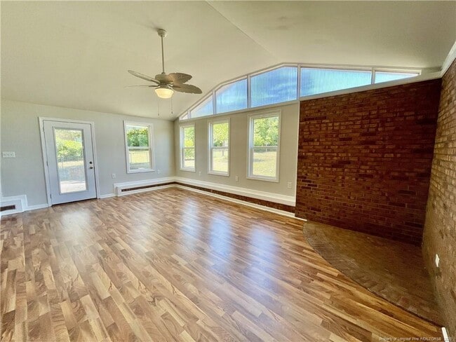 Photo - 621 Welsh Pl