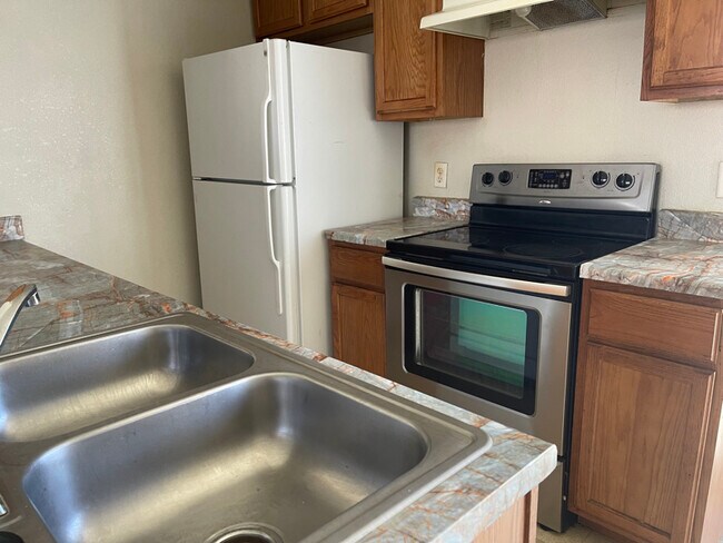 Photo - 5806 Redstone Dr