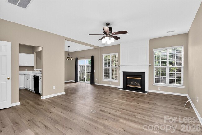 Photo - 12304 Dunford St