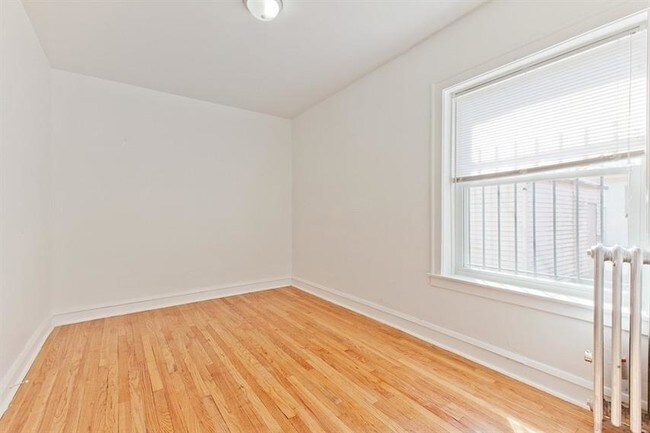 Photo - 11932 S Stewart Ave