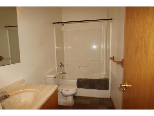 Photo - 401 W Main St Unidad 202