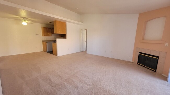 Photo - 4730 E Craig Rd