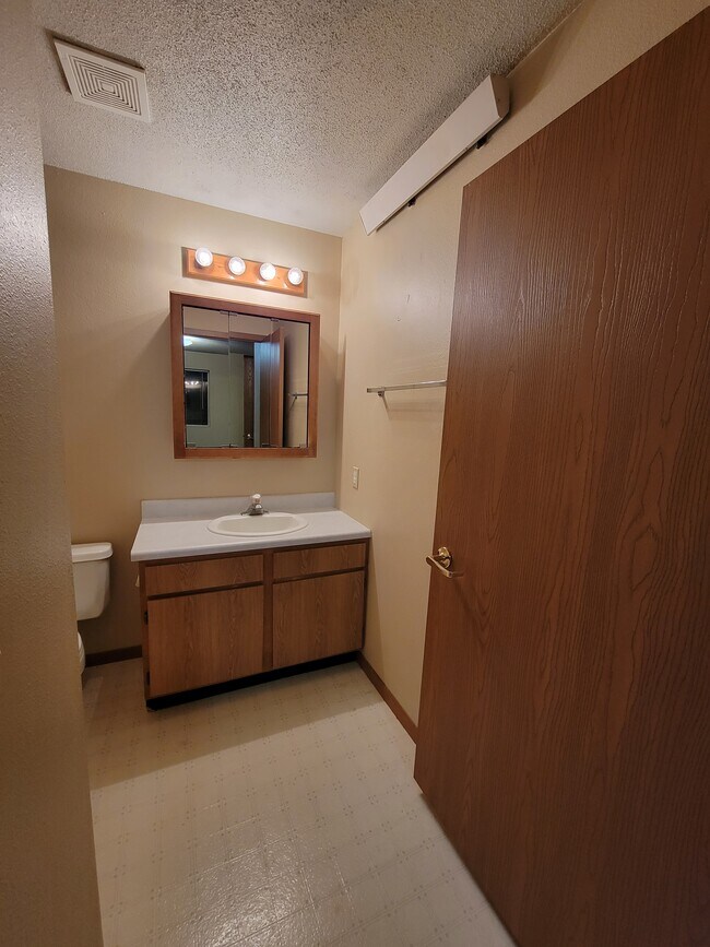 Photo - 8th & 8th Apartments Unidad 202