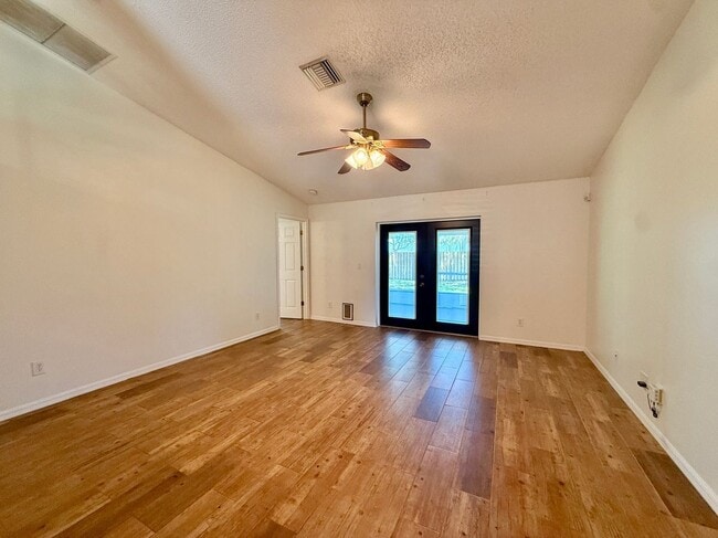 Photo - 4010 Wilkes Dr