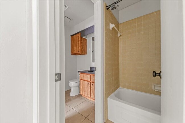 Building Photo - 1412 Gramma Ct