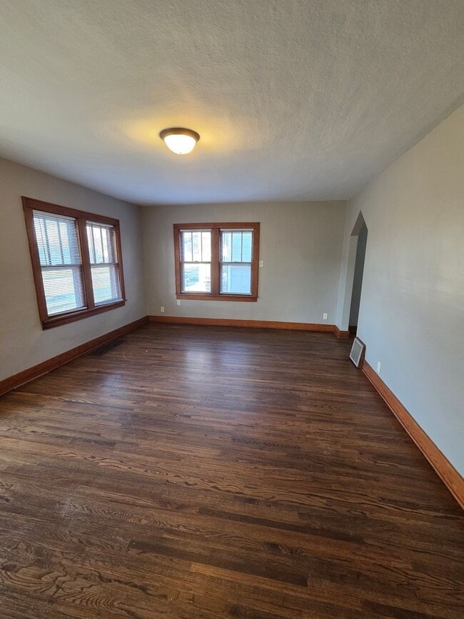 Photo - 720 W Dayton Ave