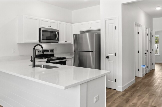 Building Photo - 910 Barrow St Unit 7