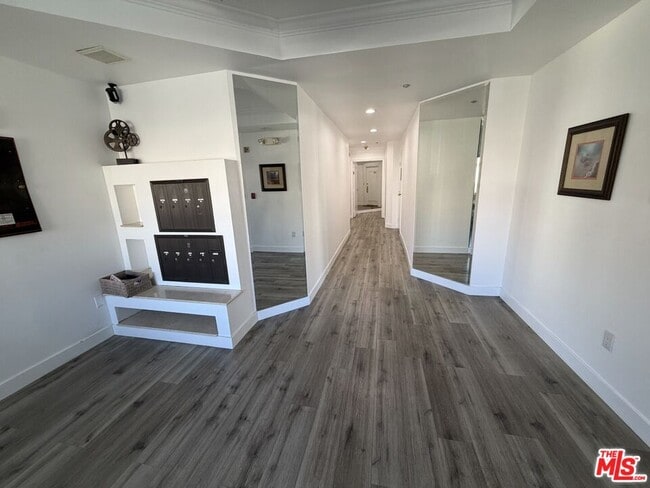 Photo - 1247 Barry Ave Unit 401