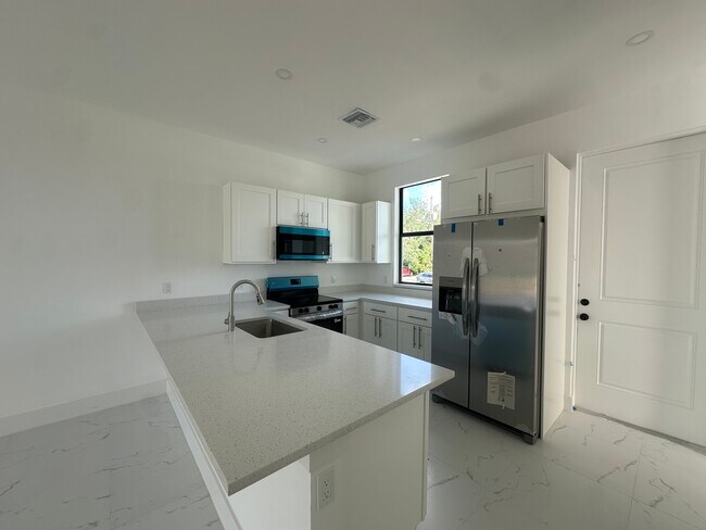 Photo - 1120 Homer Ave S