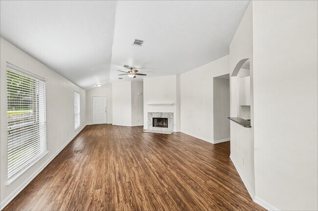 Photo - 327 Leisure Ln