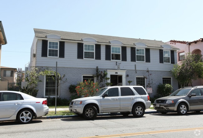 Building Photo - 1734 E 3rd St Rental