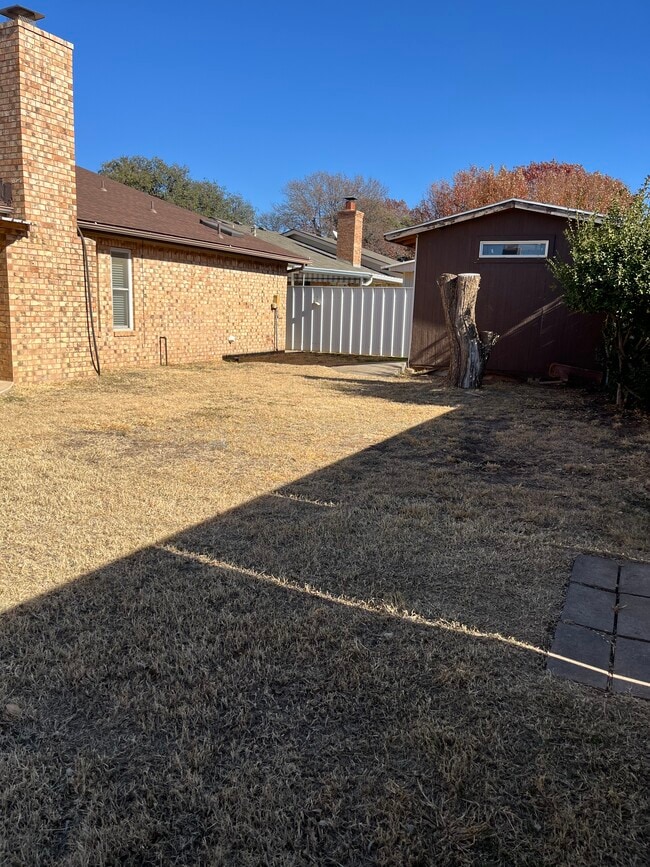 Photo - 5723 64th St