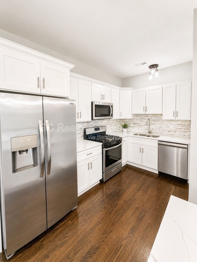 Photo - 3437 S Morgan St Unit Apt 3w