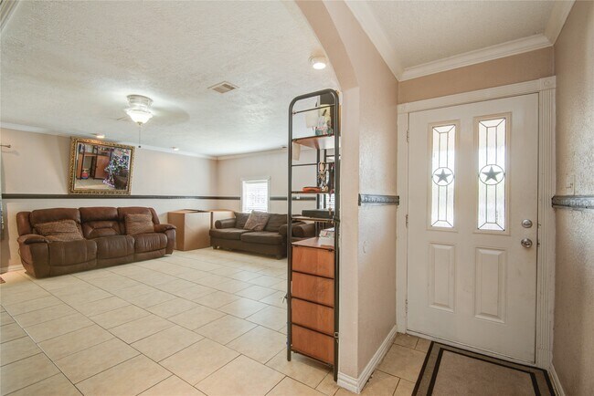 Photo - 806 Coolwood Dr