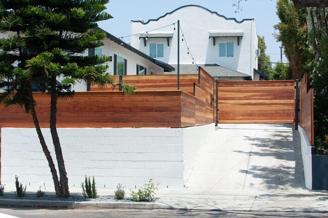 Building Photo - Spacious and Updated property in the heart... Unit 2215