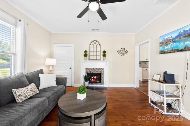 Photo - 1525 Perfection Ave